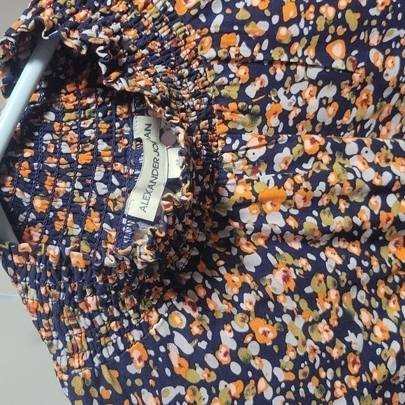 Blouse - Picture 2 of 3